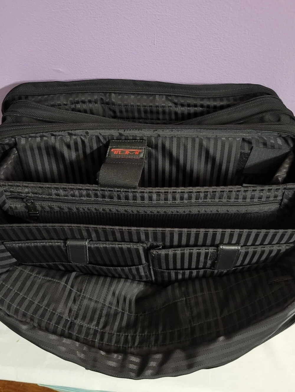 TUMI Alpha Deluxe Shoulder Messenger Bag Multi-Pocket BRIEFCASE Organizer 2621D3